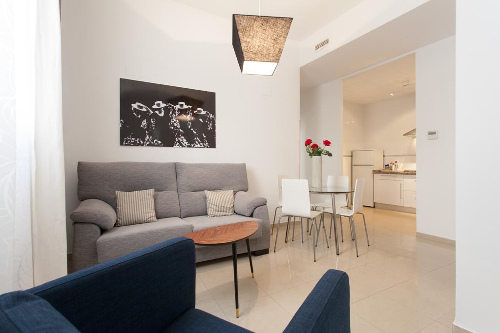 Apartamentos Diaber San Leandro Σεβίλλη Δωμάτιο φωτογραφία