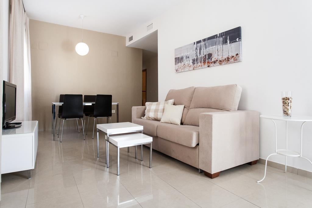 Apartamentos Diaber San Leandro Σεβίλλη Δωμάτιο φωτογραφία