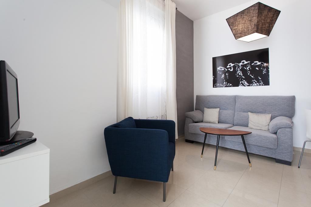 Apartamentos Diaber San Leandro Σεβίλλη Δωμάτιο φωτογραφία